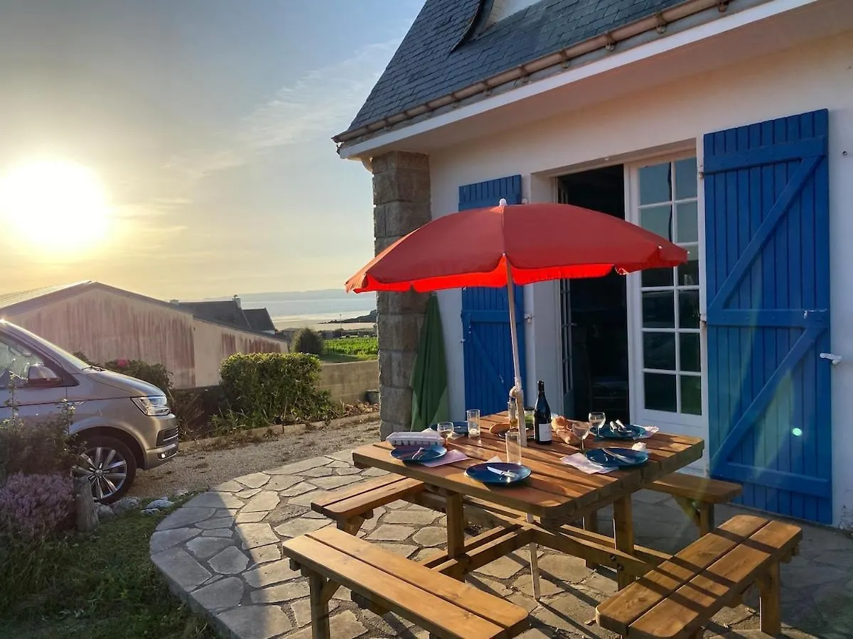 Pors Ar Vag Villa Plomodiern Holiday home
